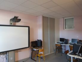 Classe de Frémicourt - TBI et coin informatique